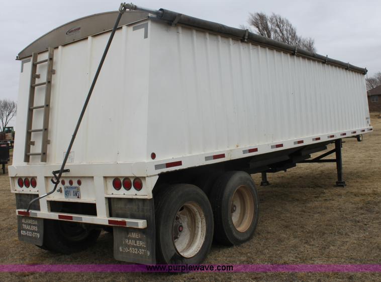 image for item E8403 2009 Alameda 32' grain trailer
