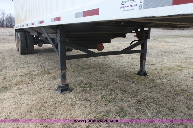 image for item E8403 2009 Alameda 32' grain trailer