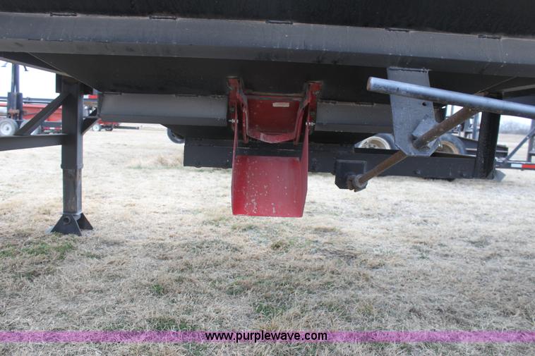 image for item E8403 2009 Alameda 32' grain trailer