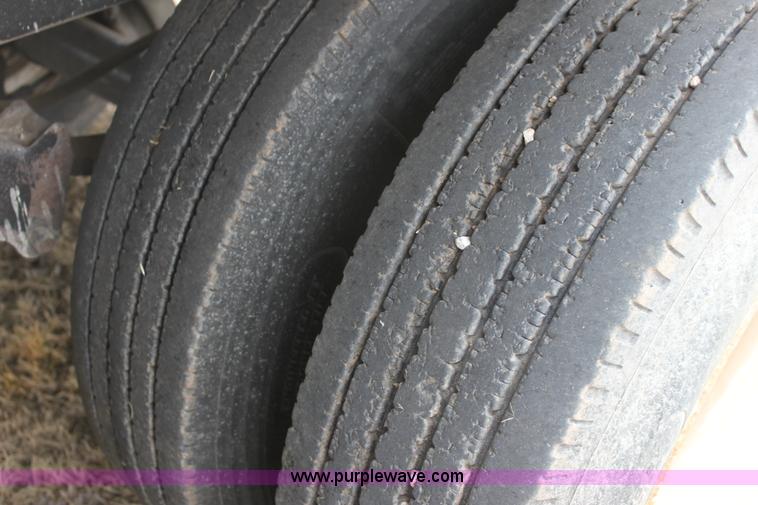 image for item E8403 2009 Alameda 32' grain trailer