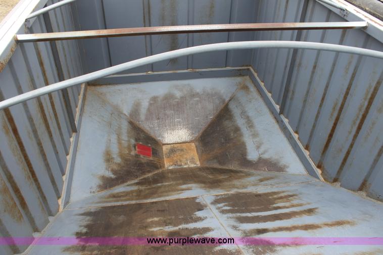 image for item E8403 2009 Alameda 32' grain trailer