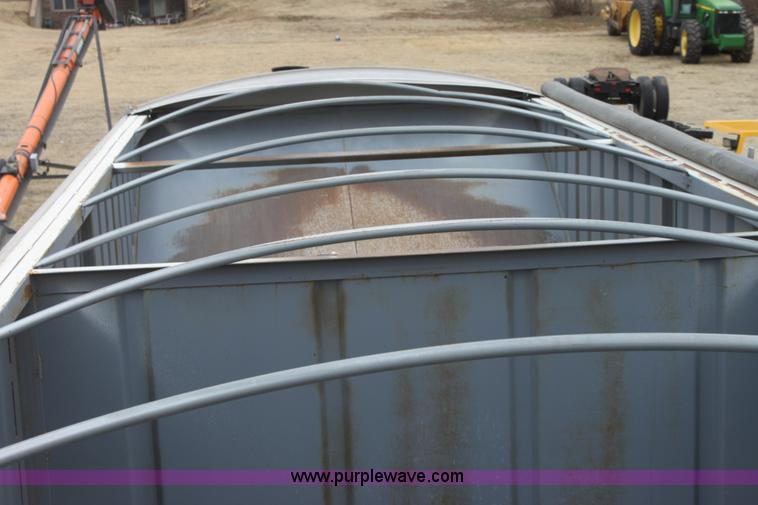 image for item E8403 2009 Alameda 32' grain trailer