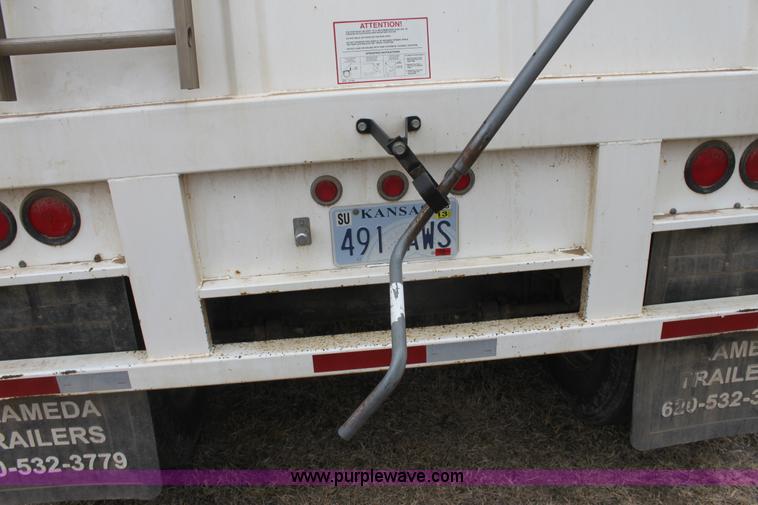 image for item E8403 2009 Alameda 32' grain trailer