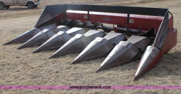 image for item E8404 Case 1063 corn head
