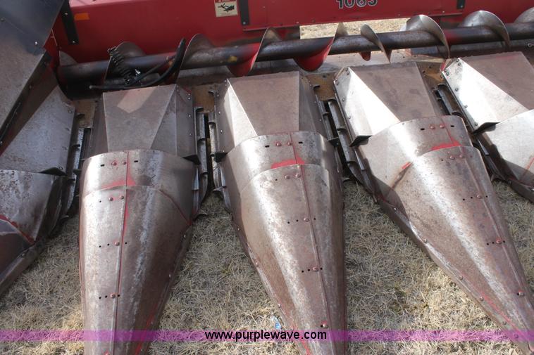 image for item E8404 Case 1063 corn head