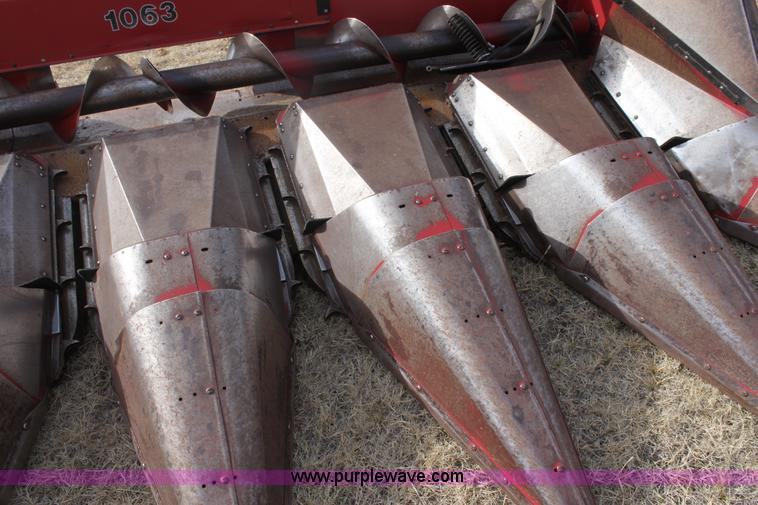 image for item E8404 Case 1063 corn head