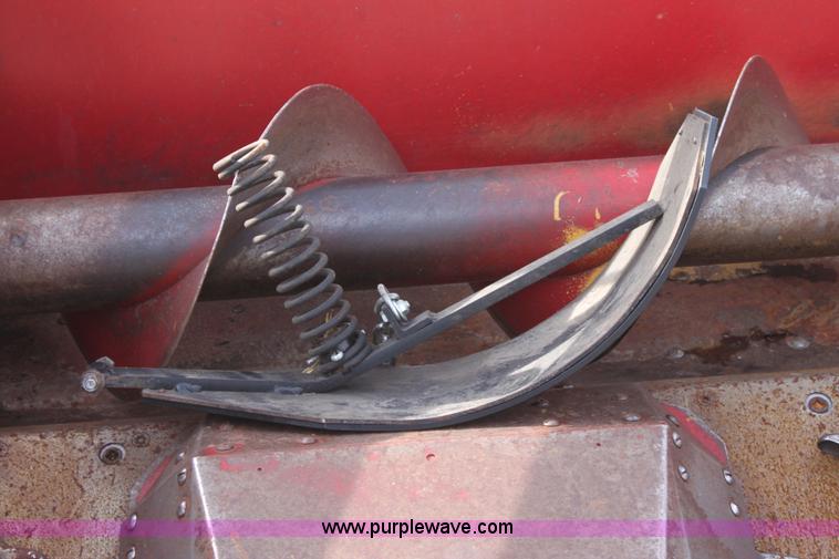 image for item E8404 Case 1063 corn head