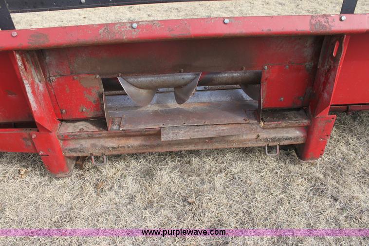 image for item E8404 Case 1063 corn head