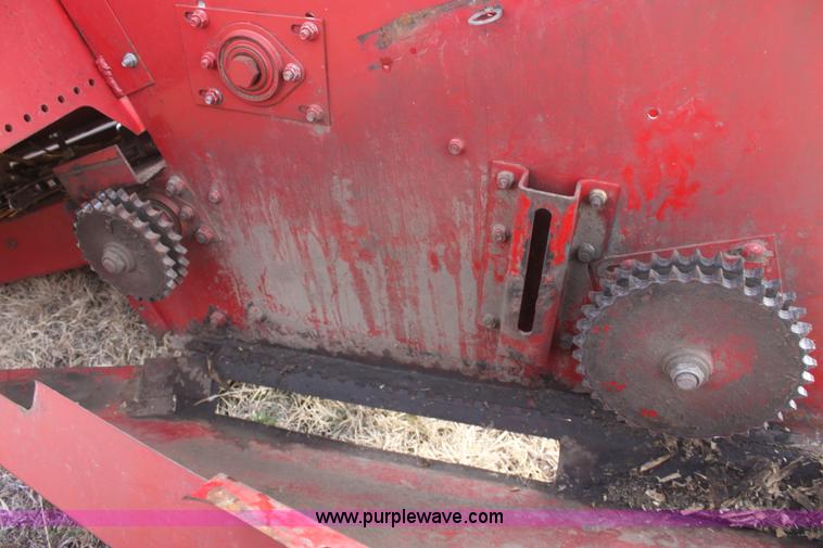 image for item E8404 Case 1063 corn head