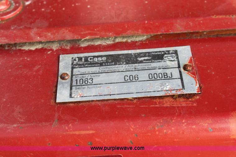 image for item E8404 Case 1063 corn head