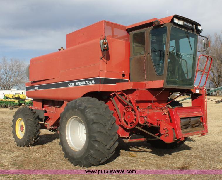 image for item E8405 1992 Case IH 1680 Axial-Flow 222BC RWA combine