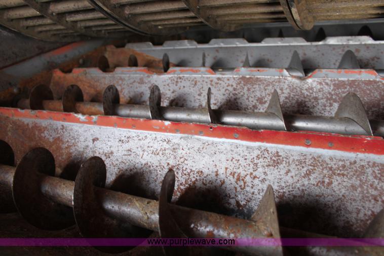 image for item E8405 1992 Case IH 1680 Axial-Flow 222BC RWA combine