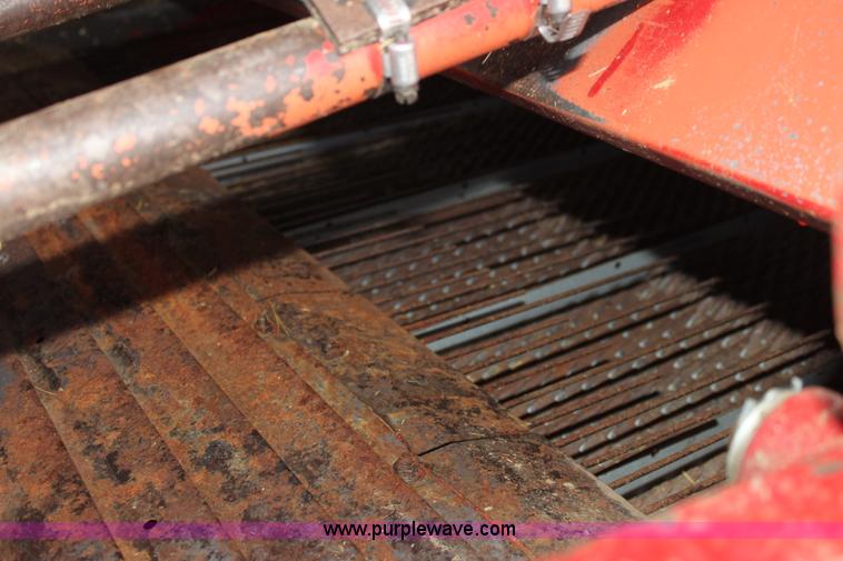 image for item E8405 1992 Case IH 1680 Axial-Flow 222BC RWA combine