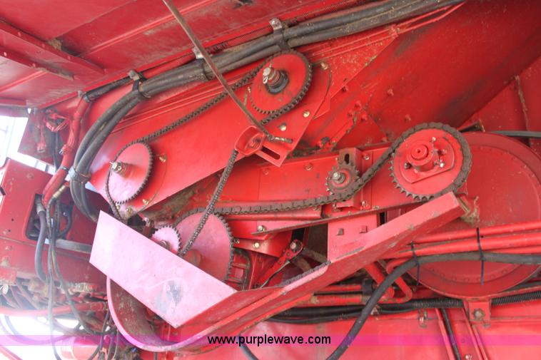 image for item E8405 1992 Case IH 1680 Axial-Flow 222BC RWA combine