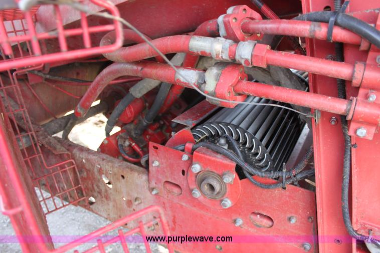 image for item E8405 1992 Case IH 1680 Axial-Flow 222BC RWA combine