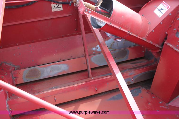 image for item E8405 1992 Case IH 1680 Axial-Flow 222BC RWA combine