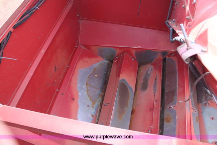 image for item E8405 1992 Case IH 1680 Axial-Flow 222BC RWA combine