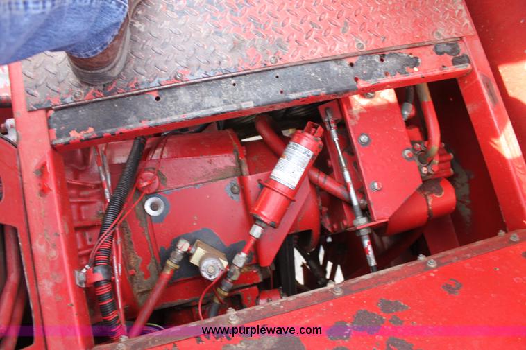 image for item E8405 1992 Case IH 1680 Axial-Flow 222BC RWA combine