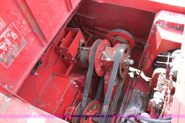 image for item E8405 1992 Case IH 1680 Axial-Flow 222BC RWA combine