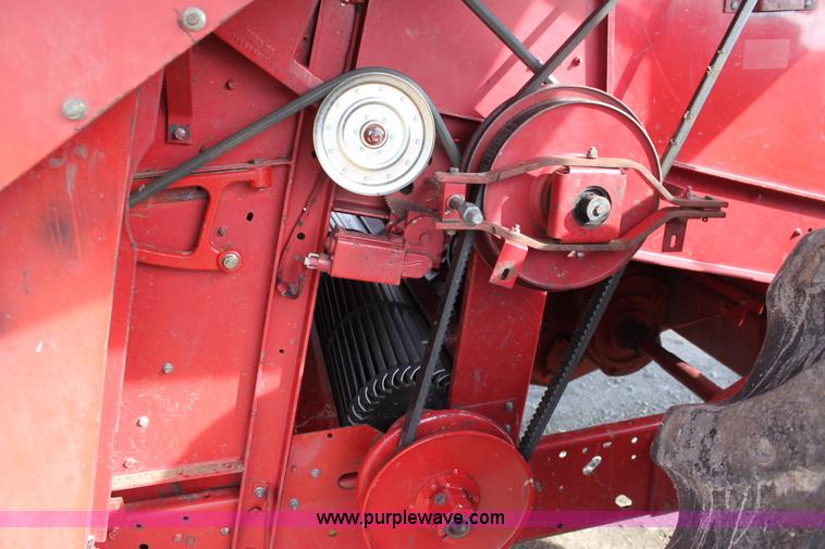 image for item E8405 1992 Case IH 1680 Axial-Flow 222BC RWA combine