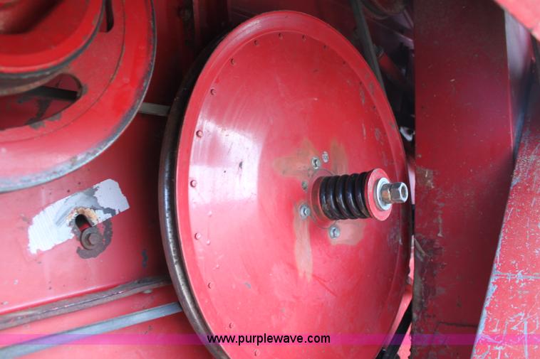 image for item E8405 1992 Case IH 1680 Axial-Flow 222BC RWA combine