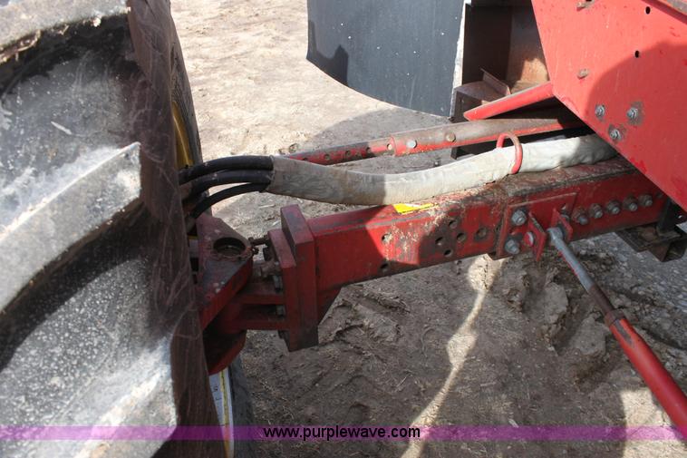 image for item E8405 1992 Case IH 1680 Axial-Flow 222BC RWA combine