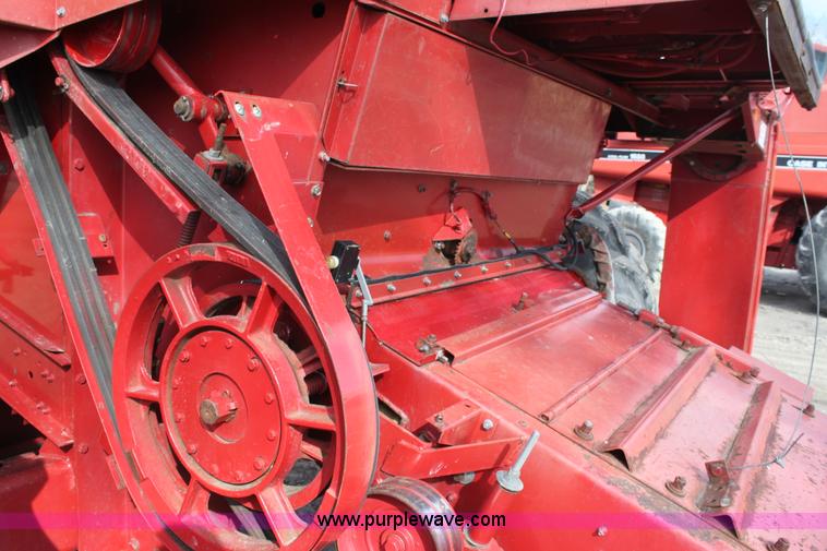 image for item E8405 1992 Case IH 1680 Axial-Flow 222BC RWA combine