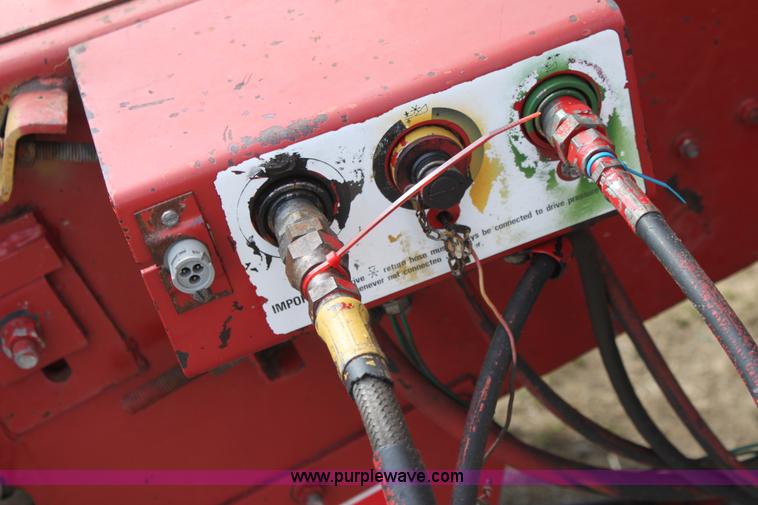 image for item E8405 1992 Case IH 1680 Axial-Flow 222BC RWA combine