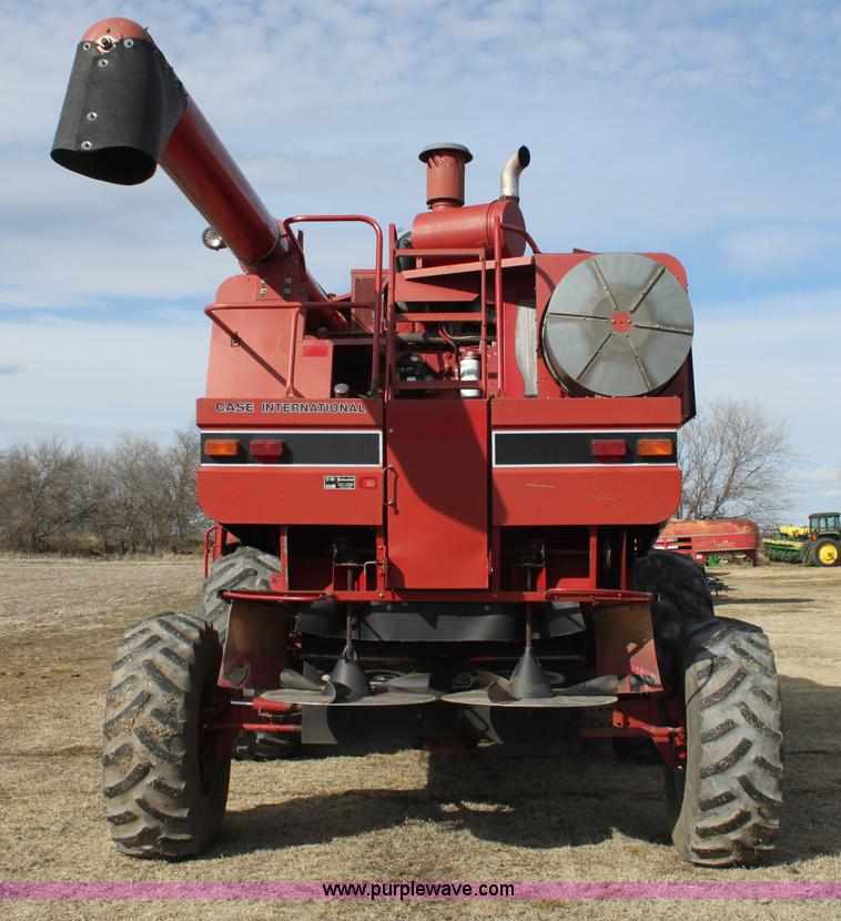 image for item E8406 1994 Case IH 1688 Axial-Flow F33 combine