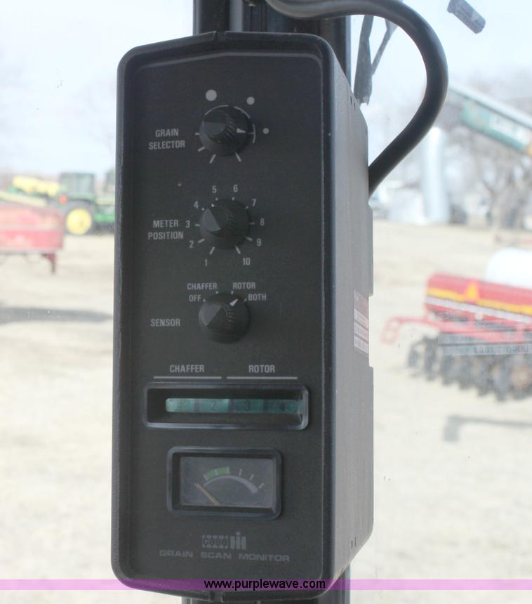 image for item E8406 1994 Case IH 1688 Axial-Flow F33 combine