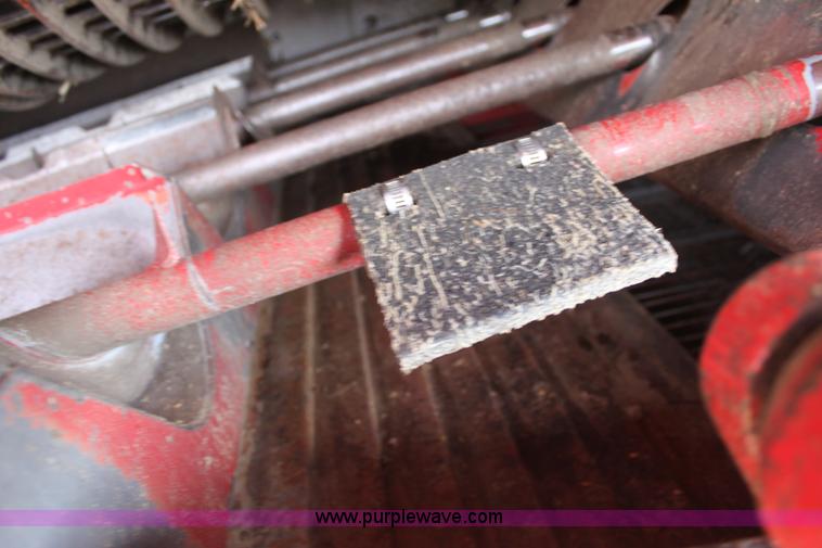 image for item E8406 1994 Case IH 1688 Axial-Flow F33 combine