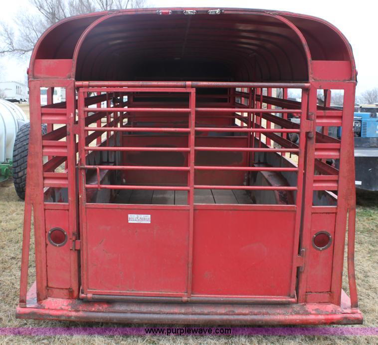 image for item E8408 1986 Bull mobile 22' livestock trailer