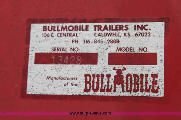 image for item E8408 1986 Bull mobile 22' livestock trailer