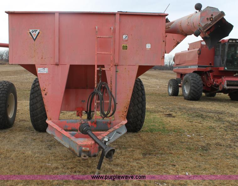image for item E8410 UFT 500SA grain cart