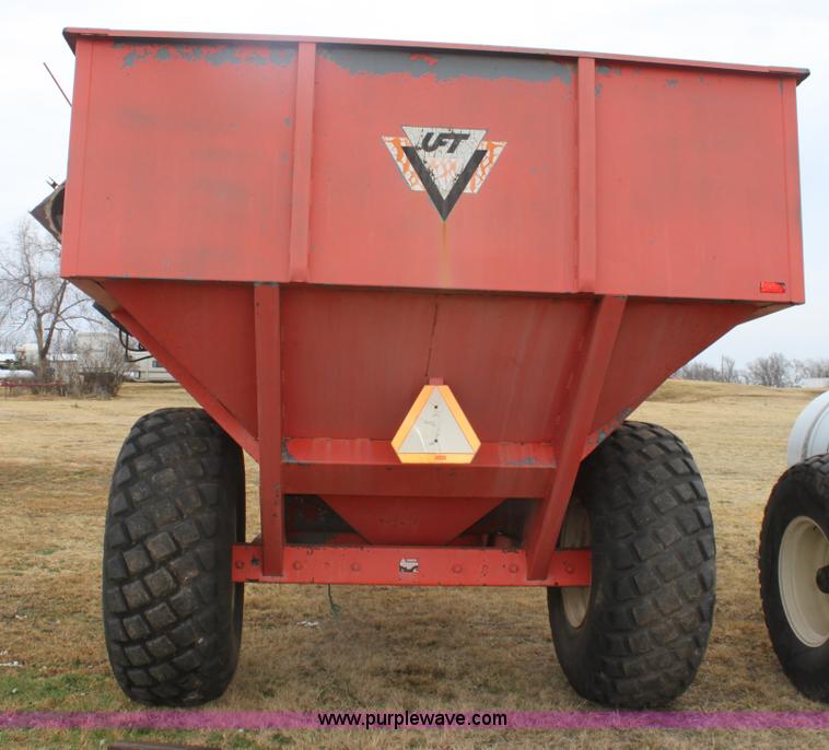 image for item E8410 UFT 500SA grain cart