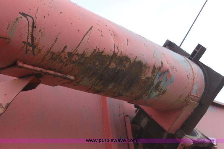 image for item E8410 UFT 500SA grain cart