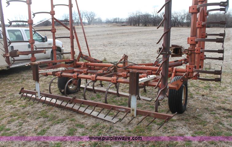 image for item E8412 Allis Chalmers 1300 32' folding field cultivator