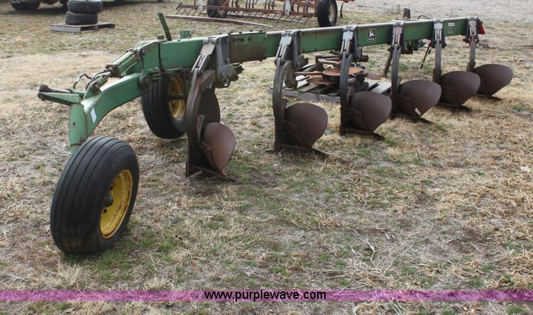 image for item E8413 John Deere A2600 six bottom plow