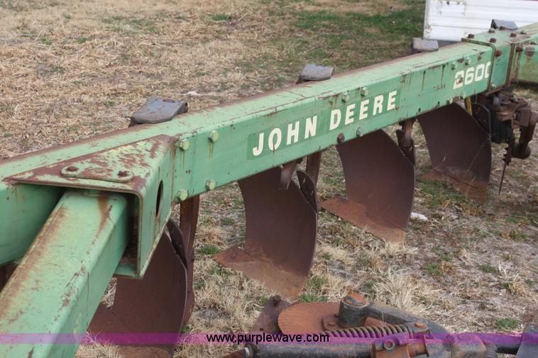 image for item E8413 John Deere A2600 six bottom plow