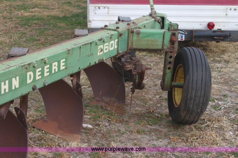 image for item E8413 John Deere A2600 six bottom plow