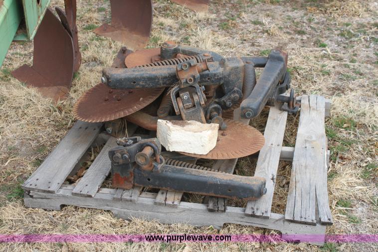 image for item E8413 John Deere A2600 six bottom plow