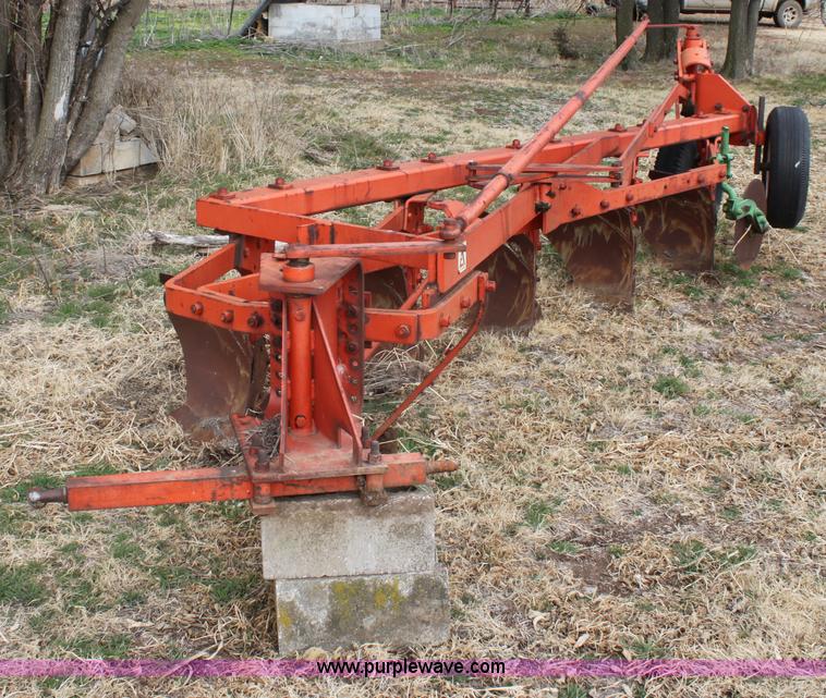 image for item E8414 Allis Chalmers five bottom plow