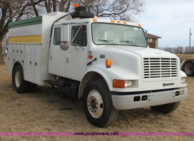 image for item E8415 1996 International 4700 Crew Cab service truck