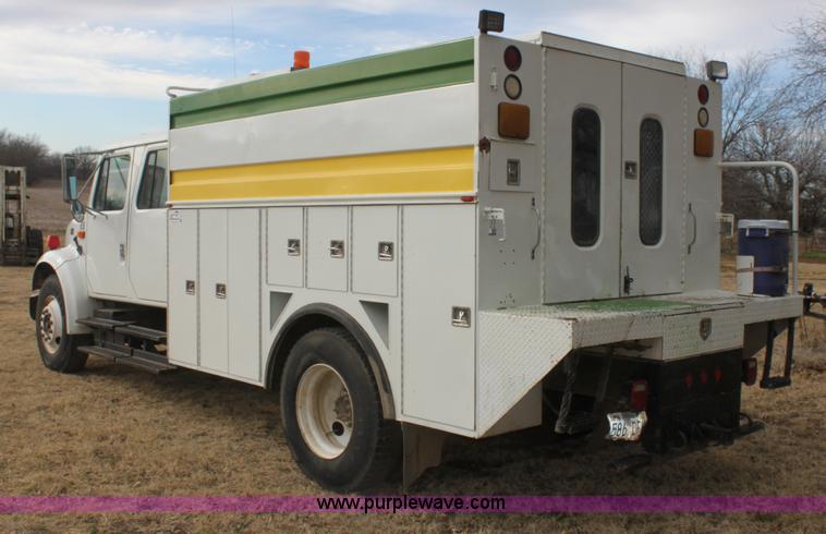 image for item E8415 1996 International 4700 Crew Cab service truck