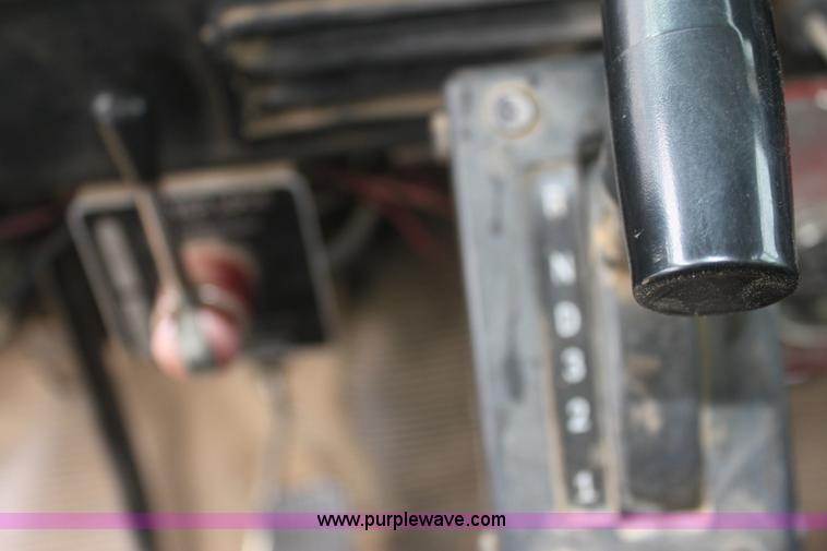 image for item E8415 1996 International 4700 Crew Cab service truck