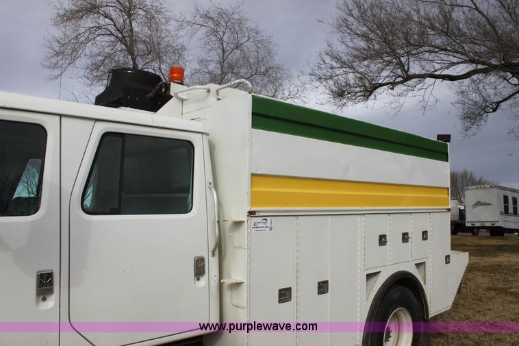 image for item E8415 1996 International 4700 Crew Cab service truck