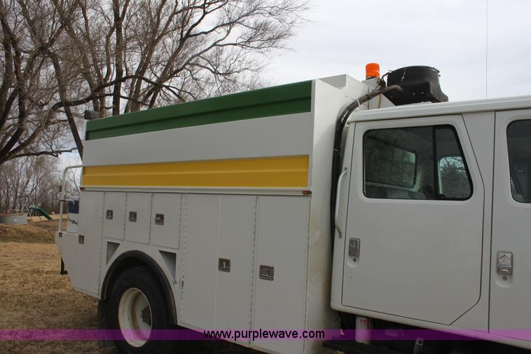 image for item E8415 1996 International 4700 Crew Cab service truck