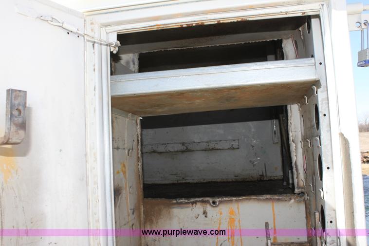 image for item E8415 1996 International 4700 Crew Cab service truck