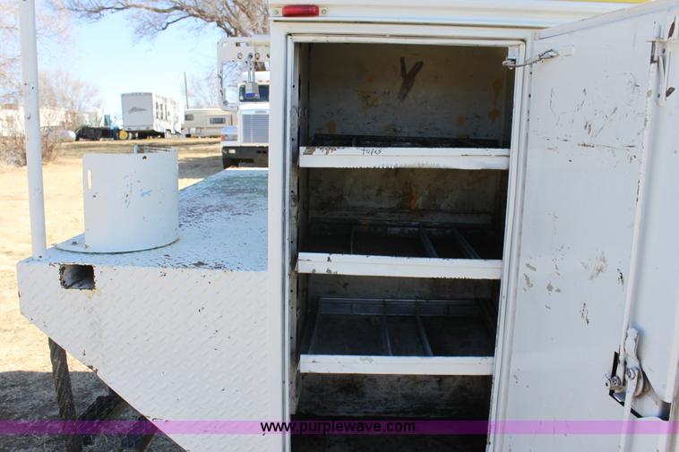 image for item E8415 1996 International 4700 Crew Cab service truck