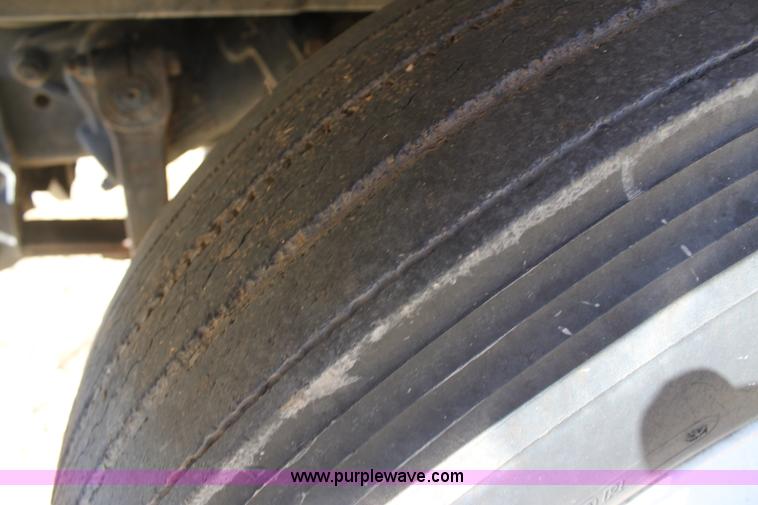 image for item E8415 1996 International 4700 Crew Cab service truck